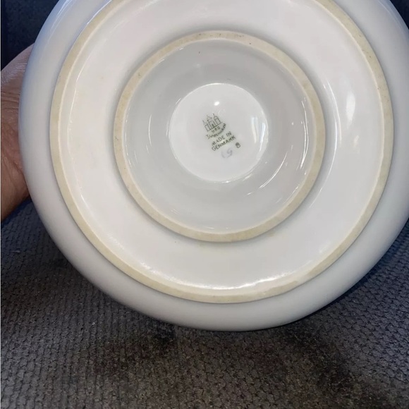 Bing & Grondahl Falling Leaves Gravy Boat with Plate - Picture 5 of 6